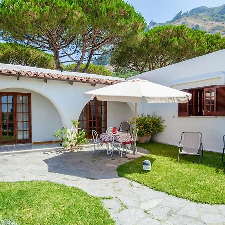 Villa Con Giardino Esclusivo Di 1000 Mq, Piscina, Tennis, Calcio, Bocce Forio di Ischia