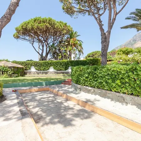 Con Giardino Esclusivo Di 1000 Mq, Piscina, Tennis, Calcio, Bocce * Forio di Ischia