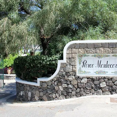 Con Giardino Esclusivo Di 1000 Mq, Piscina, Tennis, Calcio, Bocce * Forio di Ischia