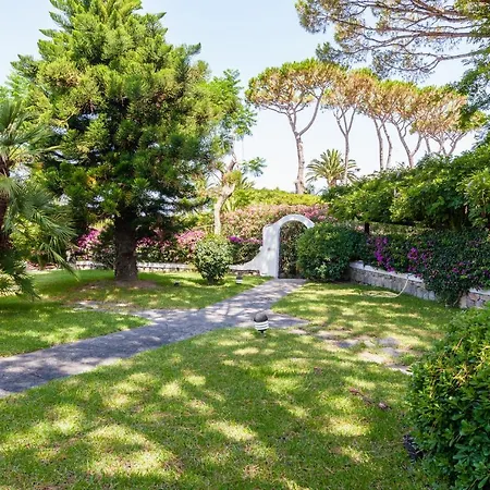 Con Giardino Esclusivo Di 1000 Mq, Piscina, Tennis, Calcio, Bocce * Форио