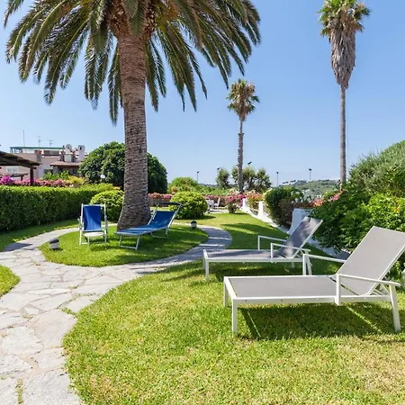Con Giardino Esclusivo Di 1000 Mq, Piscina, Tennis, Calcio, Bocce Вилла Форио
