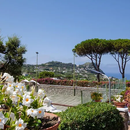 Вилла Con Giardino Esclusivo Di 1000 Mq, Piscina, Tennis, Calcio, Bocce *