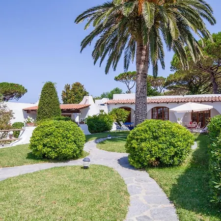 Con Giardino Esclusivo Di 1000 Mq, Piscina, Tennis, Calcio, Bocce Вилла Форио