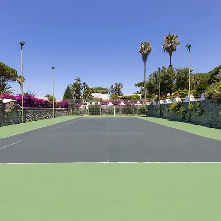 Con Giardino Esclusivo Di 1000 Mq, Piscina, Tennis, Calcio, Bocce Вилла
