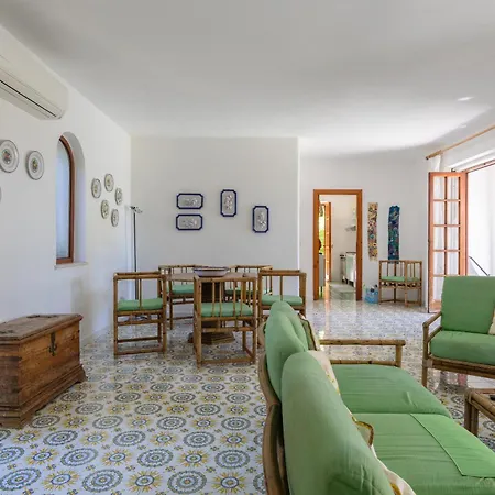 Вилла Con Giardino Esclusivo Di 1000 Mq, Piscina, Tennis, Calcio, Bocce *